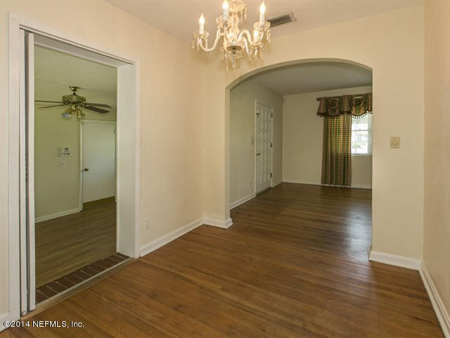 719 Nightingale Road Jacksonville, FL 32216 - Photo 2 of 12 002_Dining Room