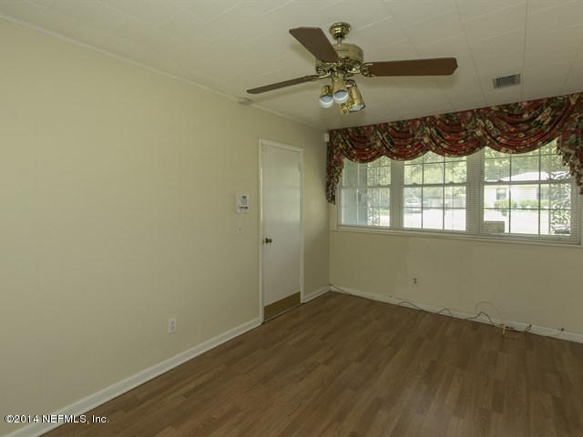 719 Nightingale Road Jacksonville, FL 32216 - Photo 5 of 12 005_Family Room