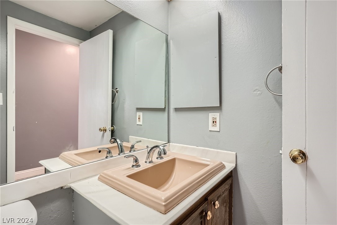 4730 Woodridge Road Las Vegas, NV 89121 - Photo 12 of 27 Gallery Image 12