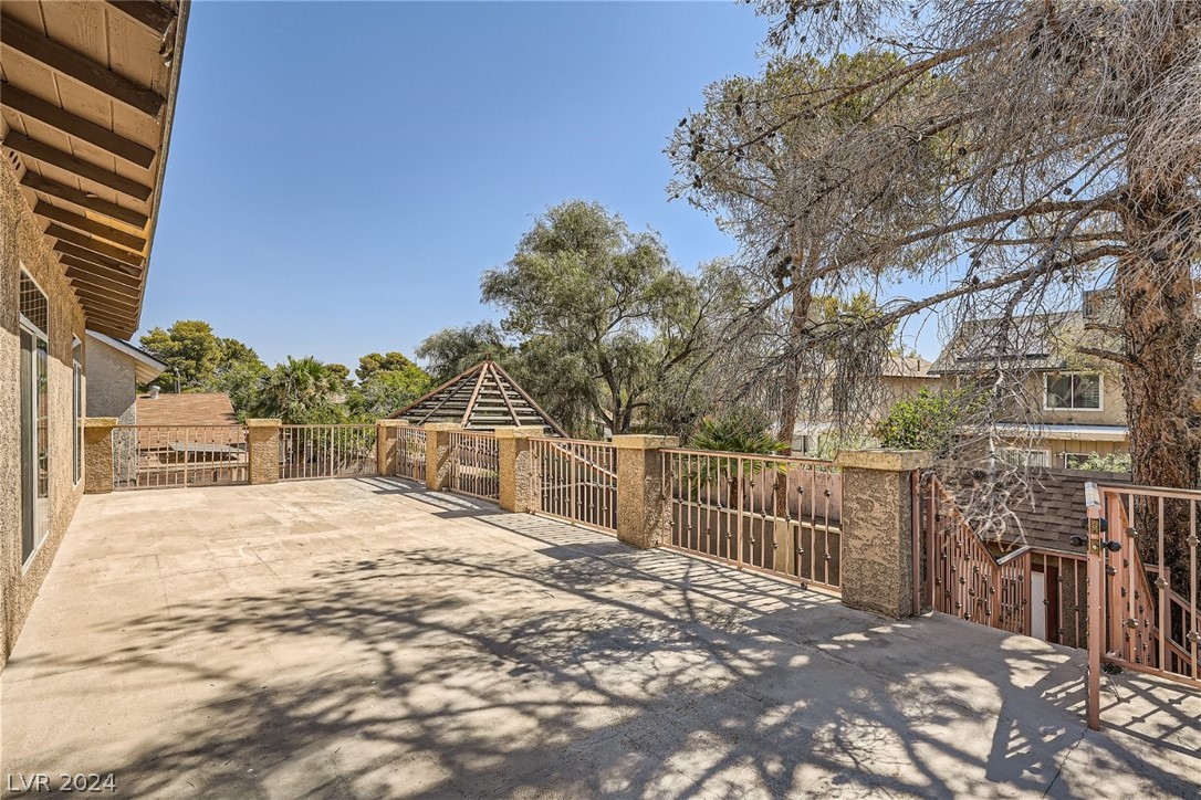 4730 Woodridge Road Las Vegas, NV 89121 - Photo 23 of 27 Gallery Image 23