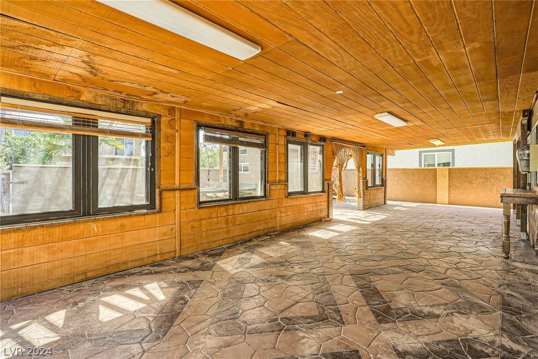 4730 Woodridge Road Las Vegas, NV 89121 - Photo 25 of 27 Gallery Image 25