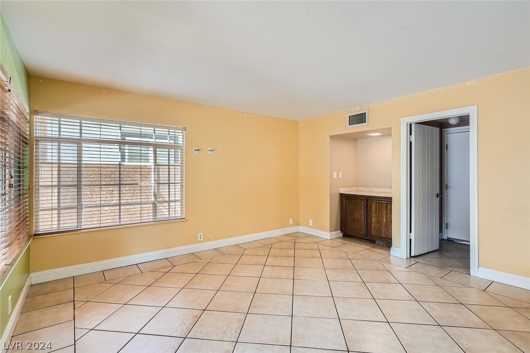 4730 Woodridge Road Las Vegas, NV 89121 - Photo 10 of 27 Gallery Image 10