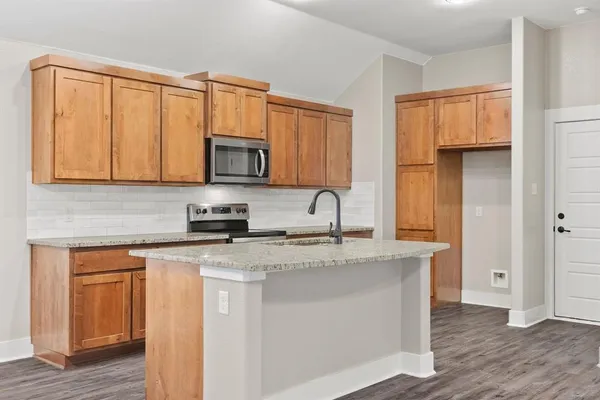 $299,900 | 414 Mesa, Lone Oak, TX 75453