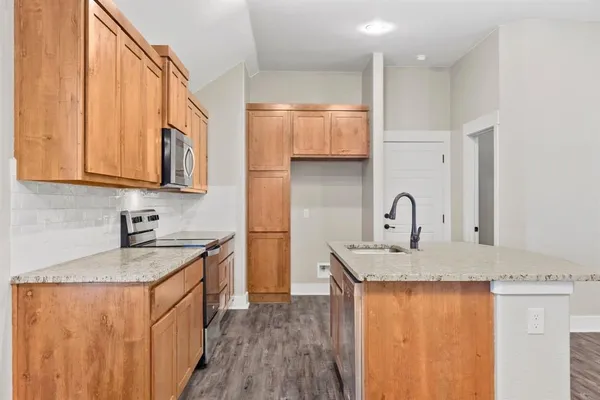 $299,900 | 414 Mesa, Lone Oak, TX 75453