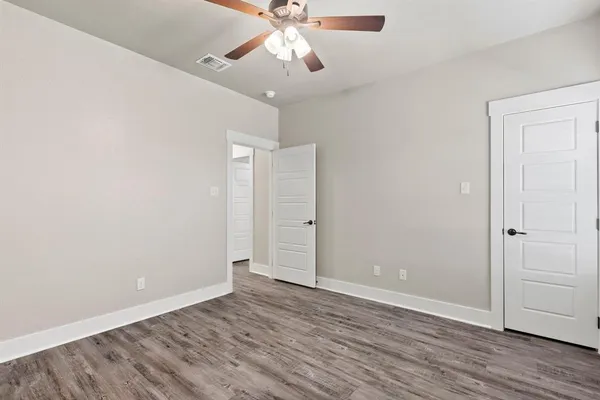 $299,900 | 414 Mesa, Lone Oak, TX 75453