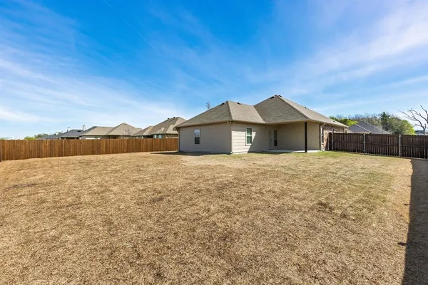 $299,900 | 414 Mesa, Lone Oak, TX 75453