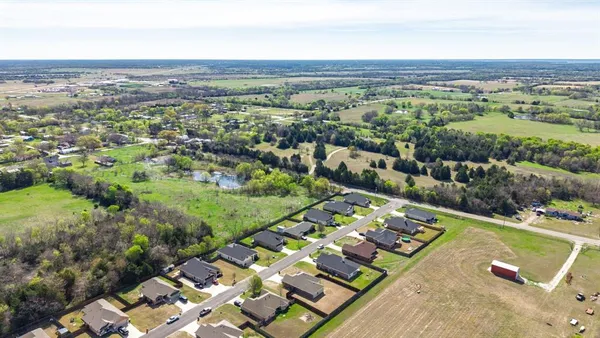 $299,900 | 414 Mesa, Lone Oak, TX 75453