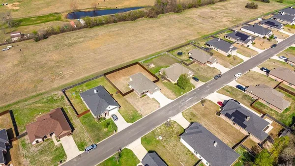$299,900 | 414 Mesa, Lone Oak, TX 75453