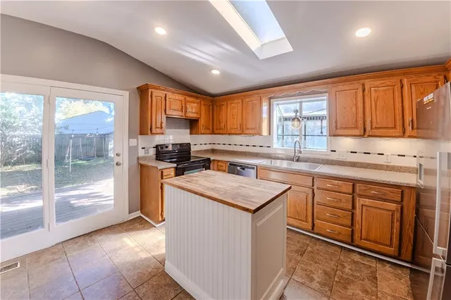 $279,000 | 4627 Fairmount Avenue, Kansas City, MO 64112