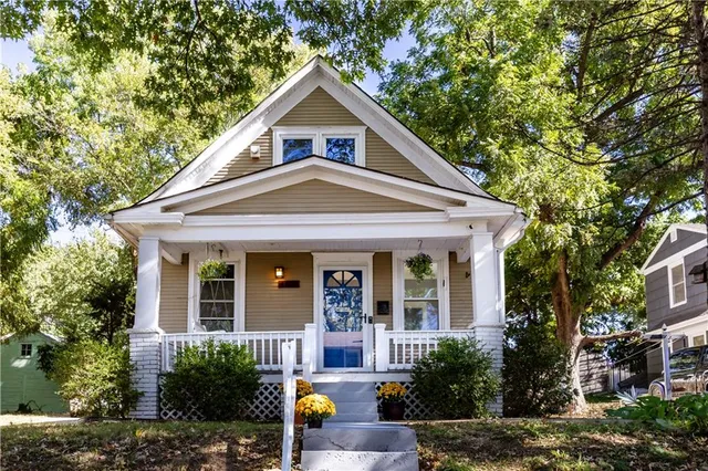 $279,000 | 4627 Fairmount Avenue, Kansas City, MO 64112