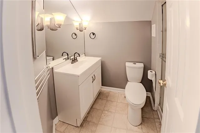 $279,000 | 4627 Fairmount Avenue, Kansas City, MO 64112