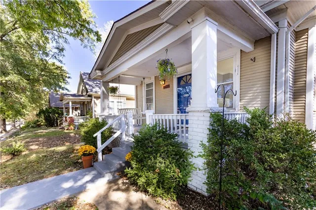 $279,000 | 4627 Fairmount Avenue, Kansas City, MO 64112