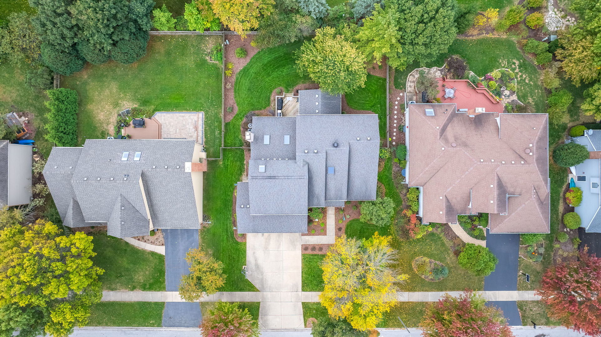 2103 Primrose Lane Naperville, IL 60565 - Photo 35 of 40 an aerial view of multiple house
