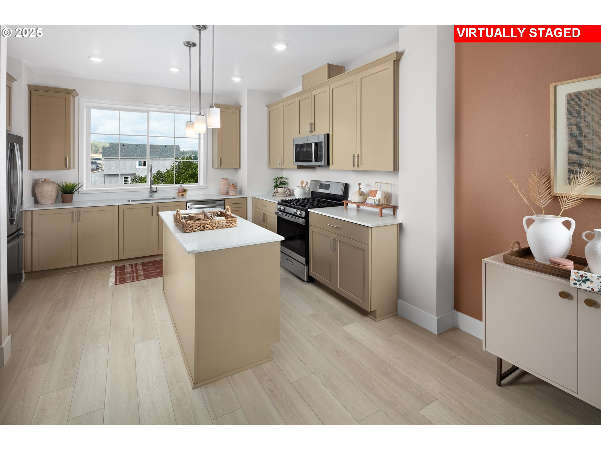 16678 Southwest Jean Louise Road Tigard, OR 97223 - Photo 3 of 14 Gallery Image 3
