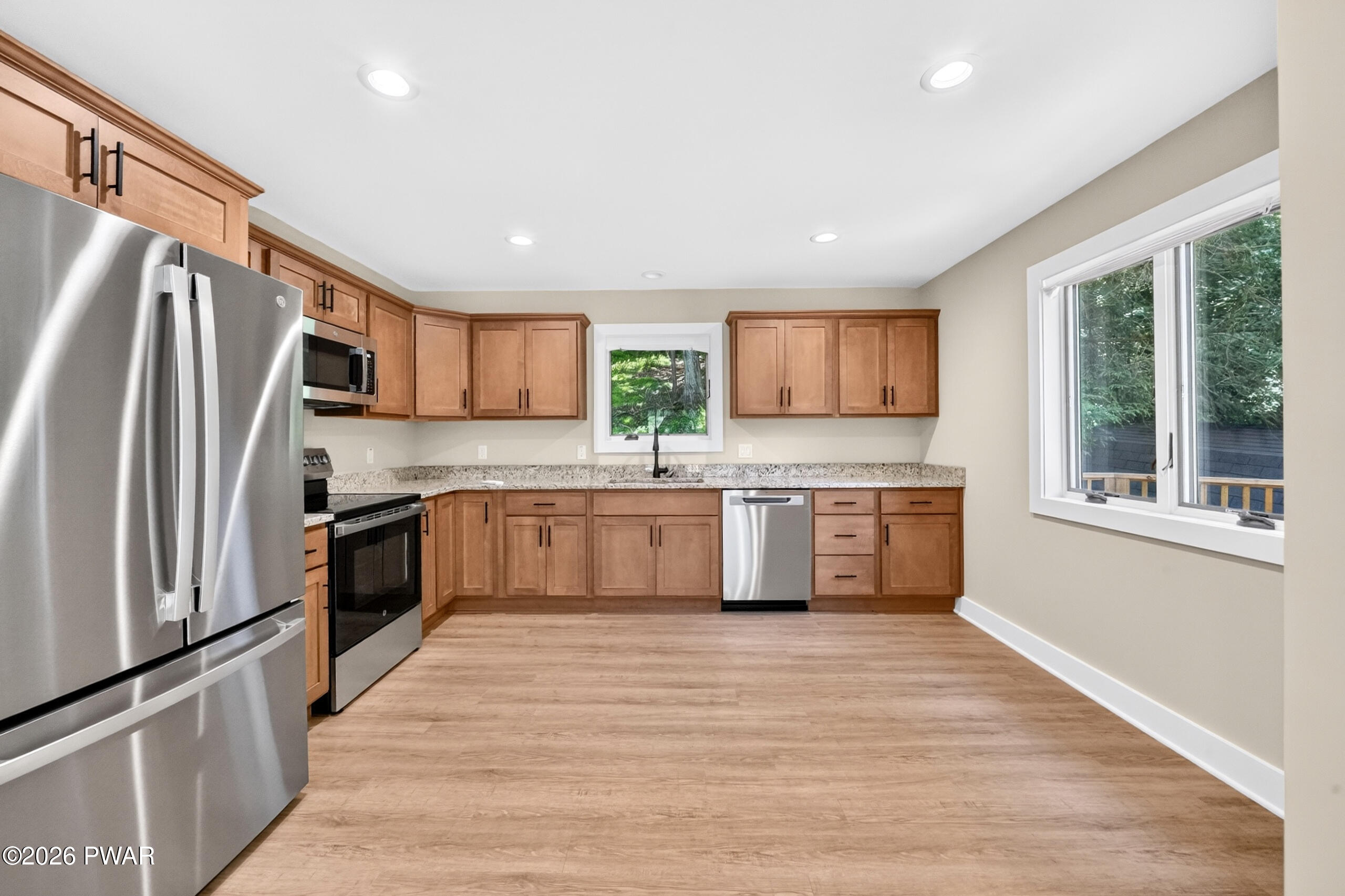 215 Lennon Road Greentown, PA 18426 - Photo 5 of 33