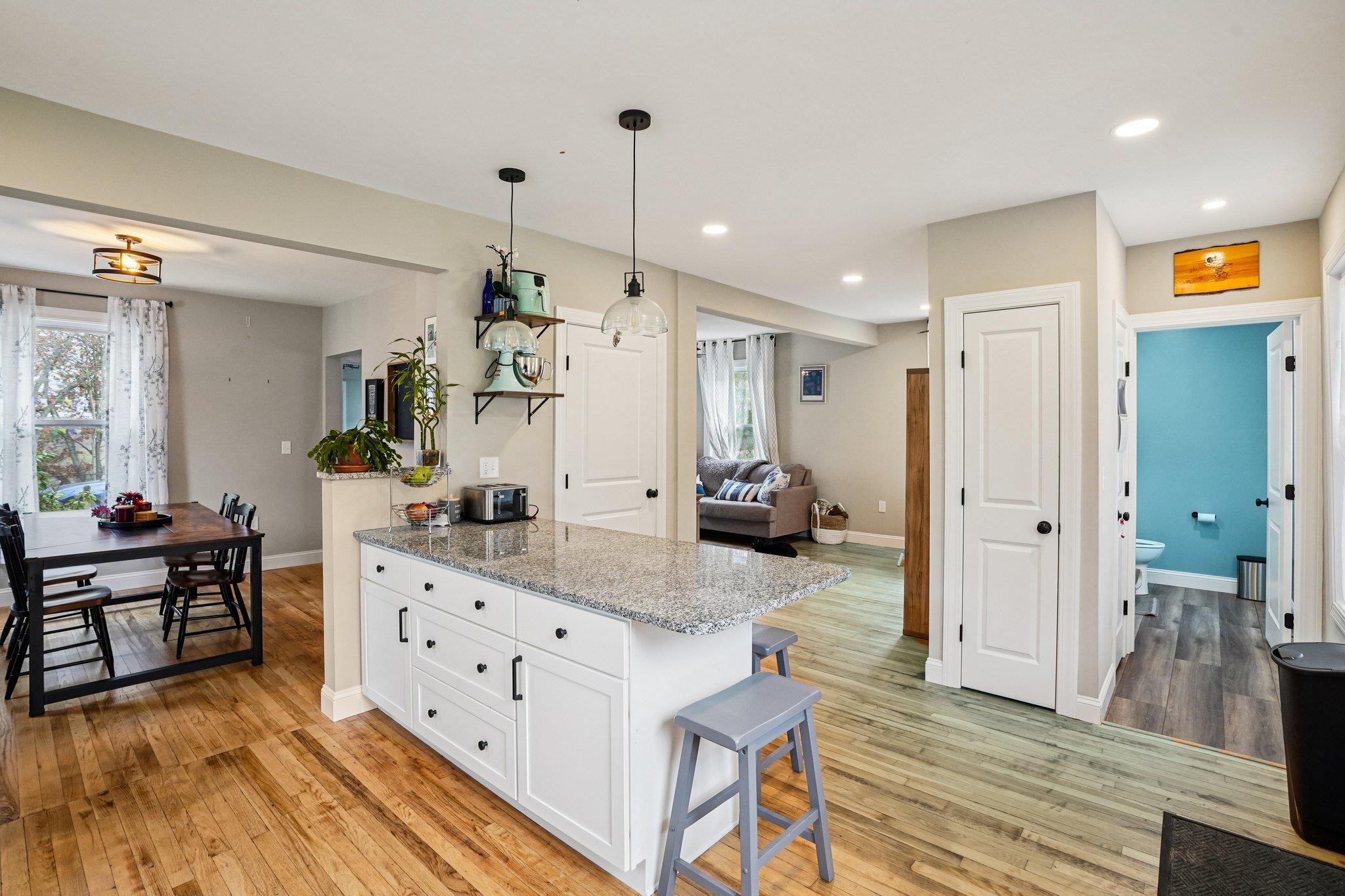7 Hadley Road Merrimack, NH 03054 - Photo 1 of 39 Gallery Image 1