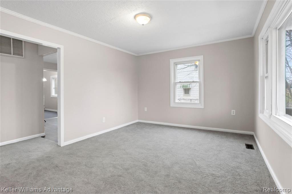 31721 Ecorse Road Romulus, MI 48174 - Photo 4 of 25