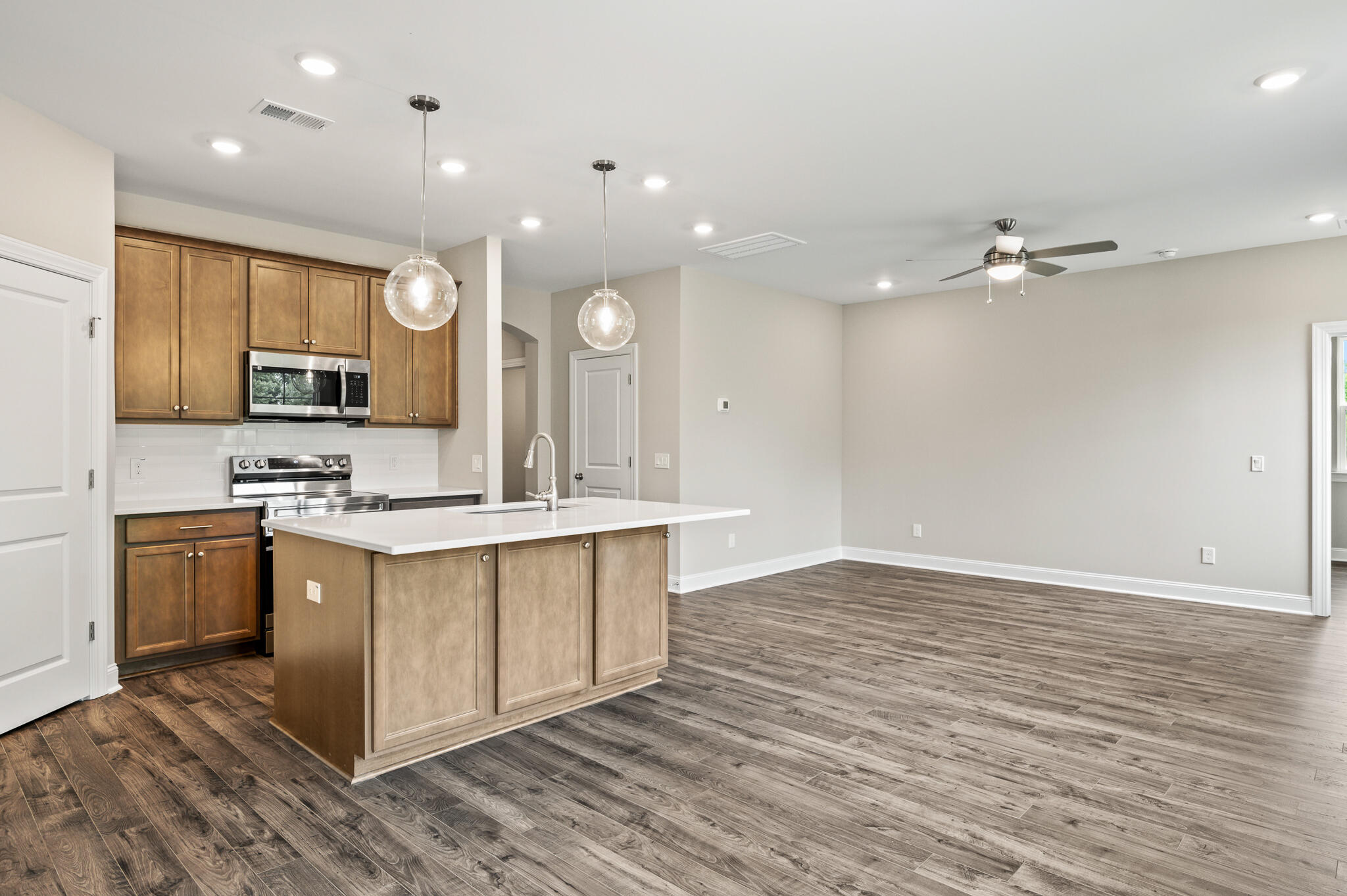 174 Thomas-Kate Road Dorchester, SC 29437 - Photo 7 of 15 Jasper Family Room