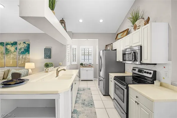 $2,990,000 | 21510-21512 Indian Bayou Drive, Fort Myers Beach, FL 33931