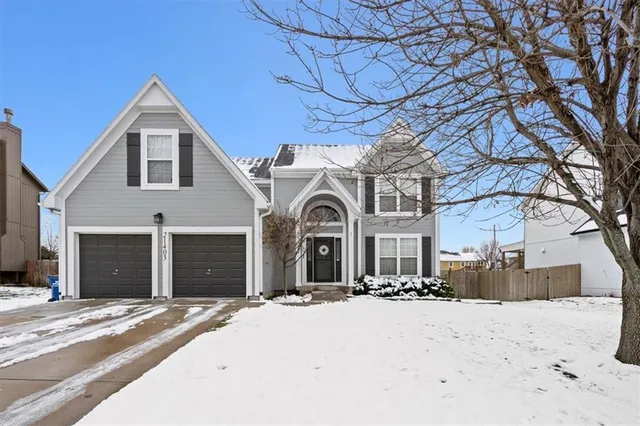 $425,000 | 21403 West 54th Terrace, Shawnee, KS 66218