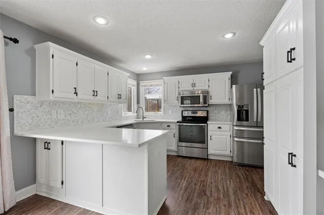 $425,000 | 21403 West 54th Terrace, Shawnee, KS 66218