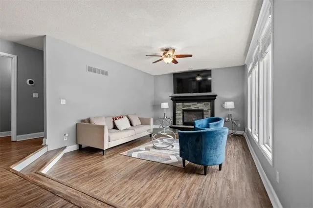 $425,000 | 21403 West 54th Terrace, Shawnee, KS 66218