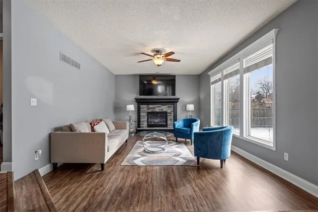 $425,000 | 21403 West 54th Terrace, Shawnee, KS 66218