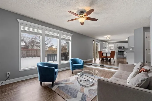 $425,000 | 21403 West 54th Terrace, Shawnee, KS 66218