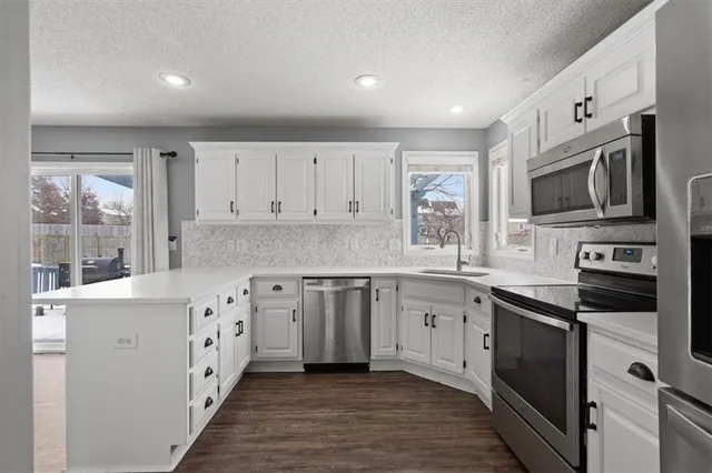 $425,000 | 21403 West 54th Terrace, Shawnee, KS 66218