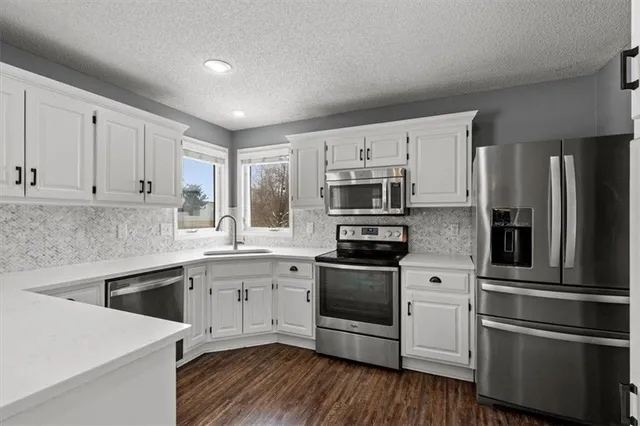 $425,000 | 21403 West 54th Terrace, Shawnee, KS 66218