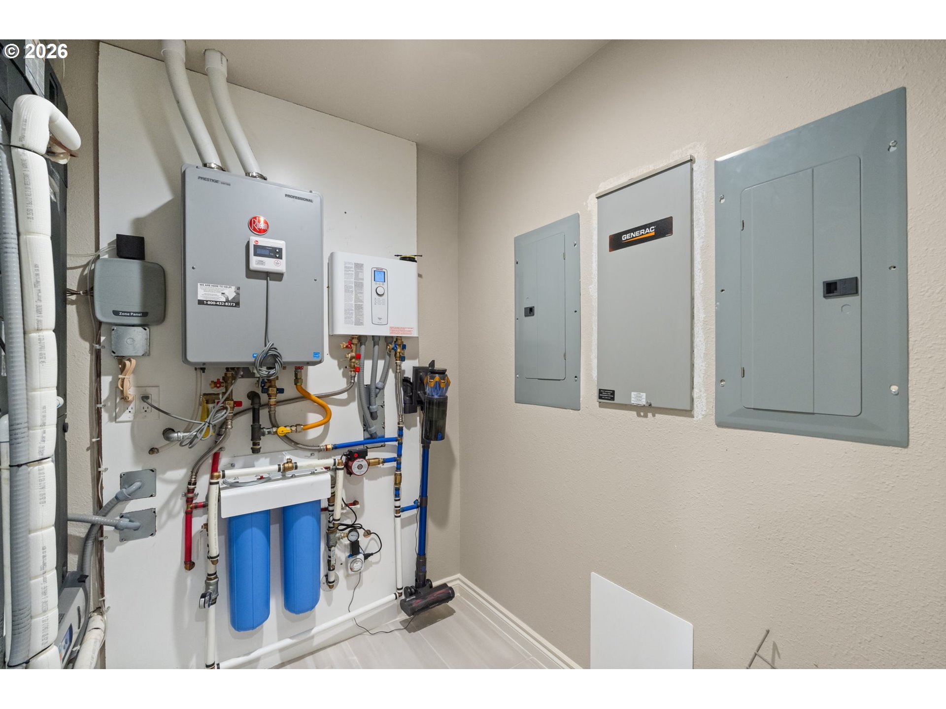 5996 Hayhurst Road Yoncalla, OR 97499 - Photo 33 of 48 Utility Room