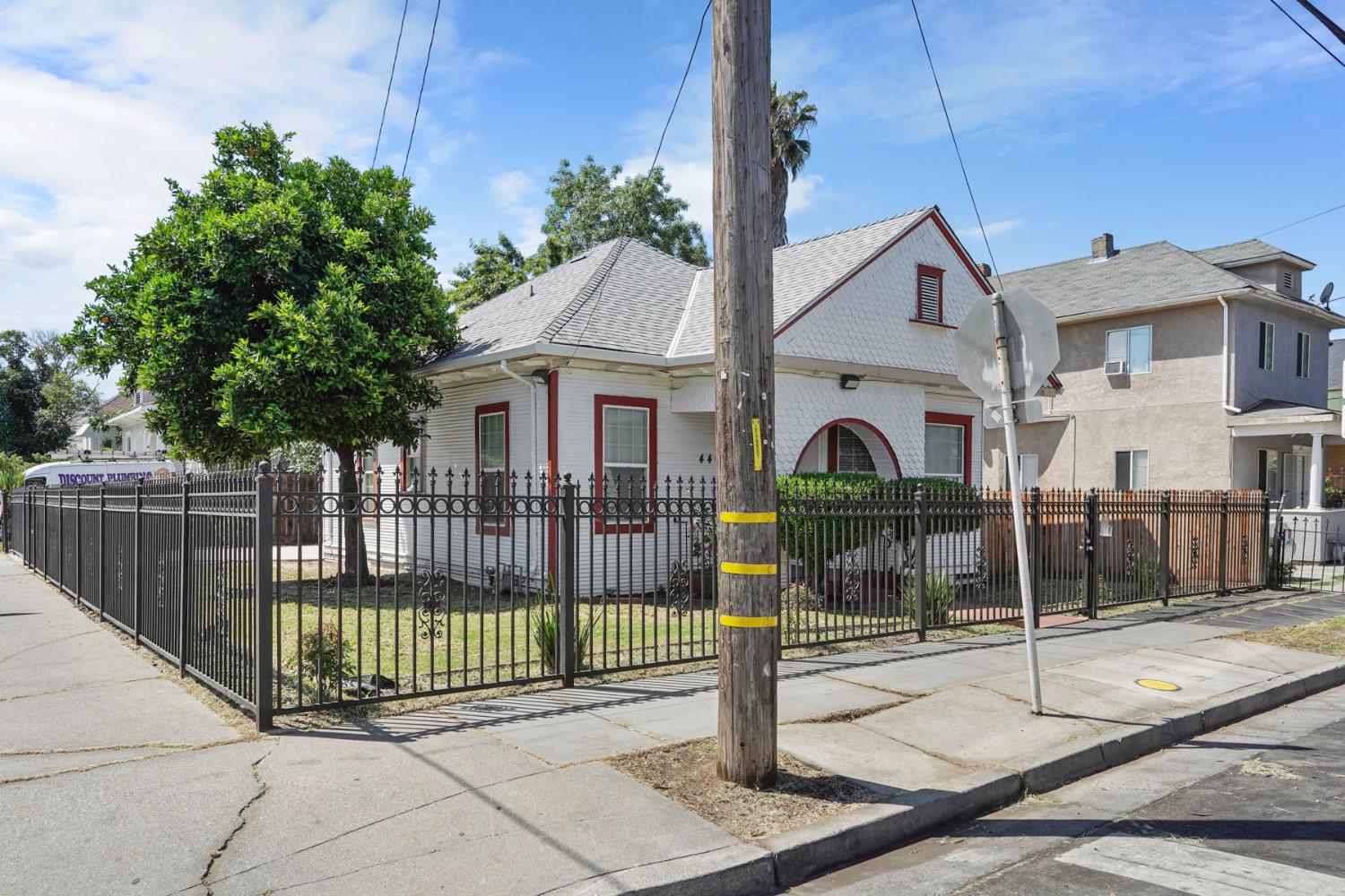446 East Anderson Street Stockton, CA 95206 - Photo 4 of 30