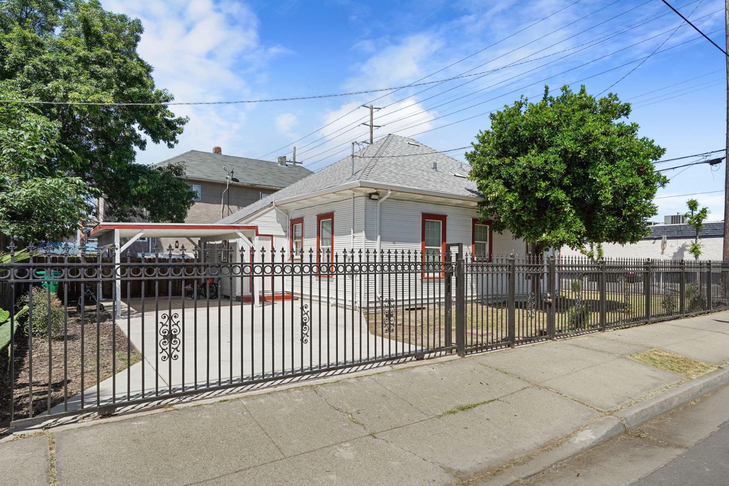446 East Anderson Street Stockton, CA 95206 - Photo 5 of 30
