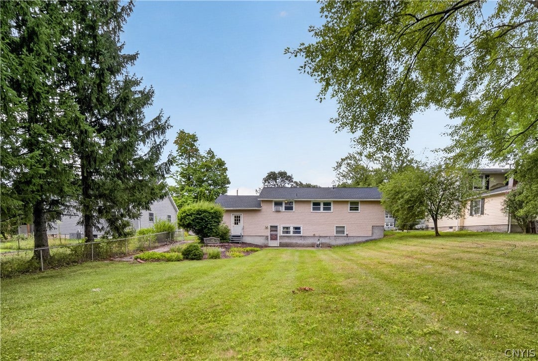 117 Suffolk Road Syracuse, NY 13219 - Photo 27 of 28 Gallery Image 27
