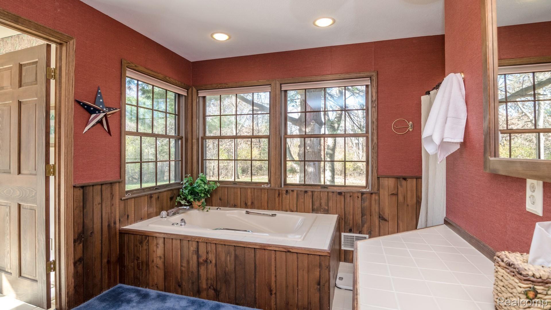 7231 Toma Road Dexter, MI 48130 - Photo 19 of 44 MasterBath.jpg