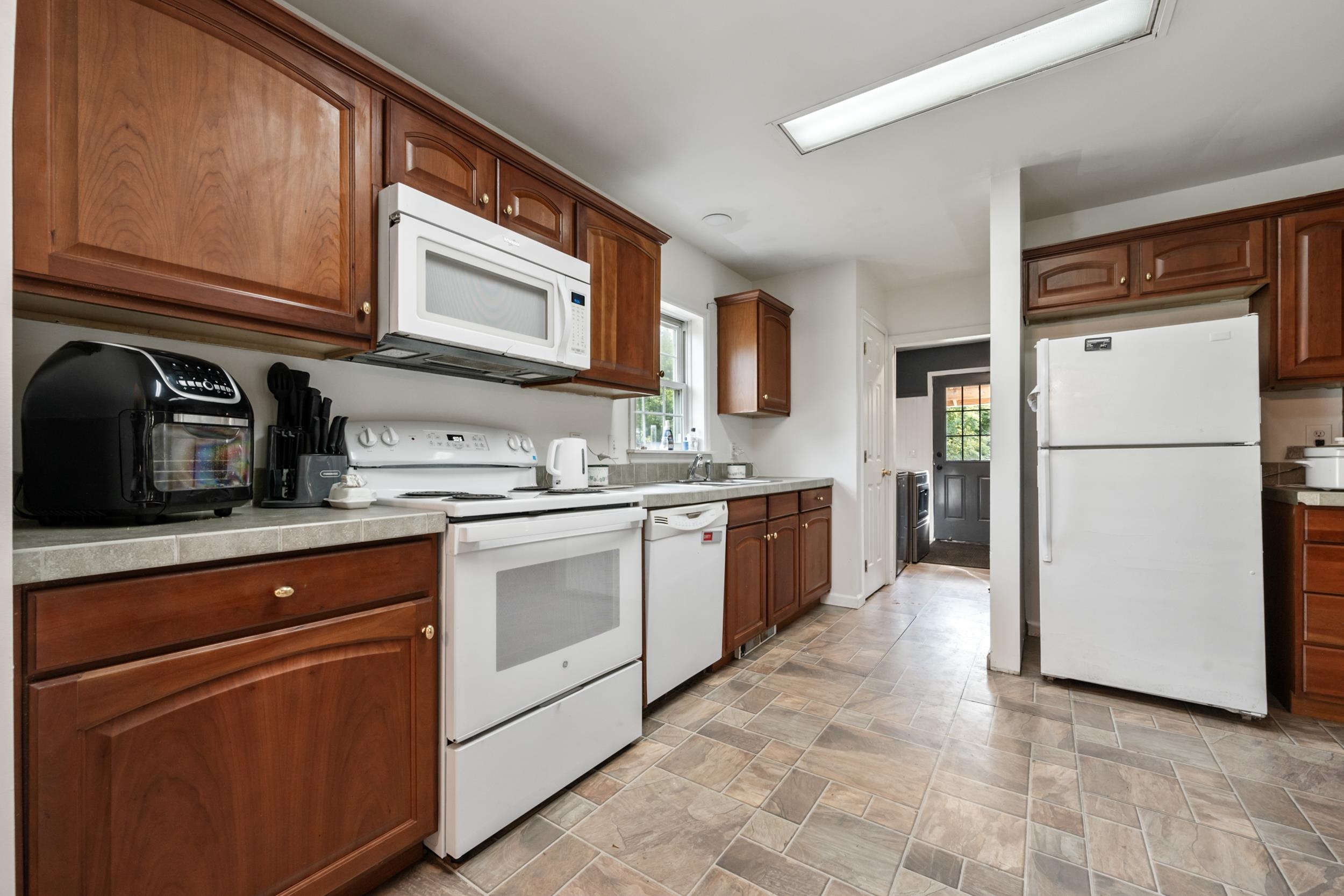 125 Parker Road Whitefield, NH 03598 - Photo 6 of 36 Gallery Image 6
