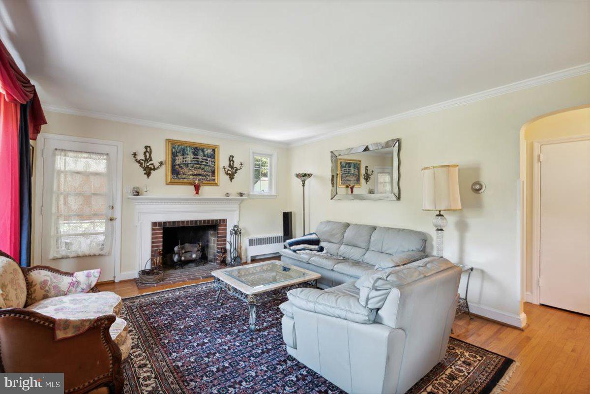 121 Golf Hills Road Havertown, PA 19083 - Photo 3 of 25