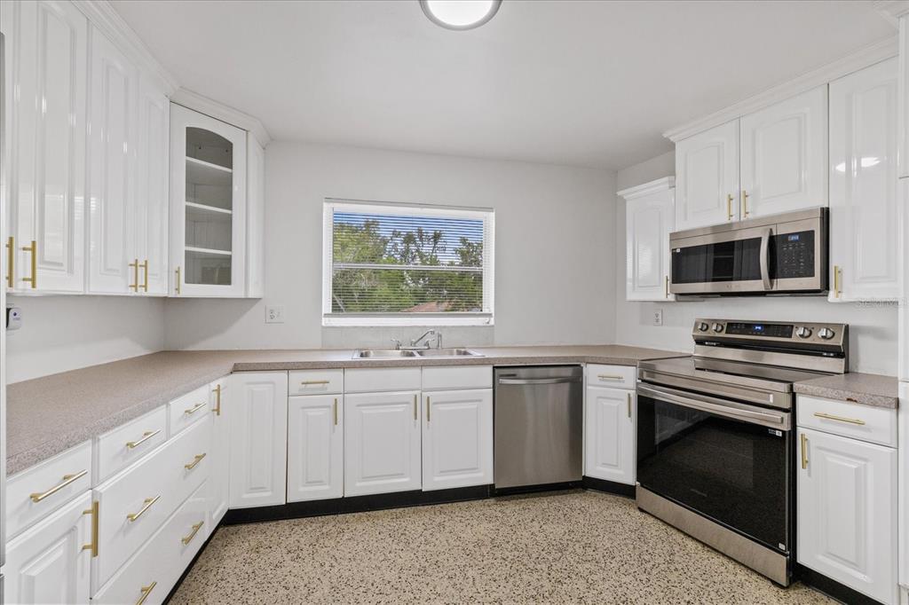 6495 Fairlawn Street Spring Hill, FL 34606 - Photo 19 of 42