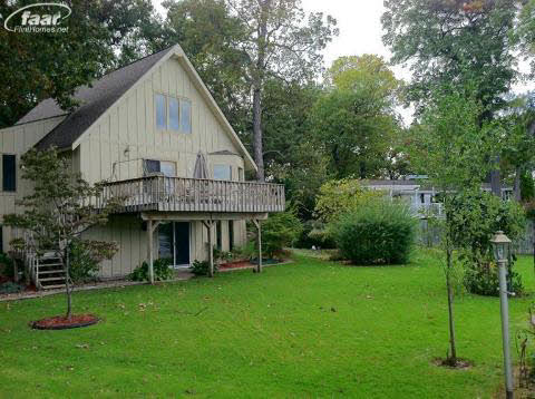 2204 South Long Lake Road Fenton, MI 48430 - Photo 18 of 22 20284365-17.JPG
