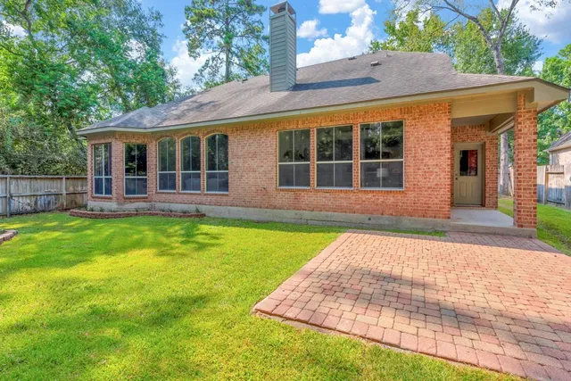 $635,000 | 135 South Bluff Creek Circle, The Woodlands, TX 77382