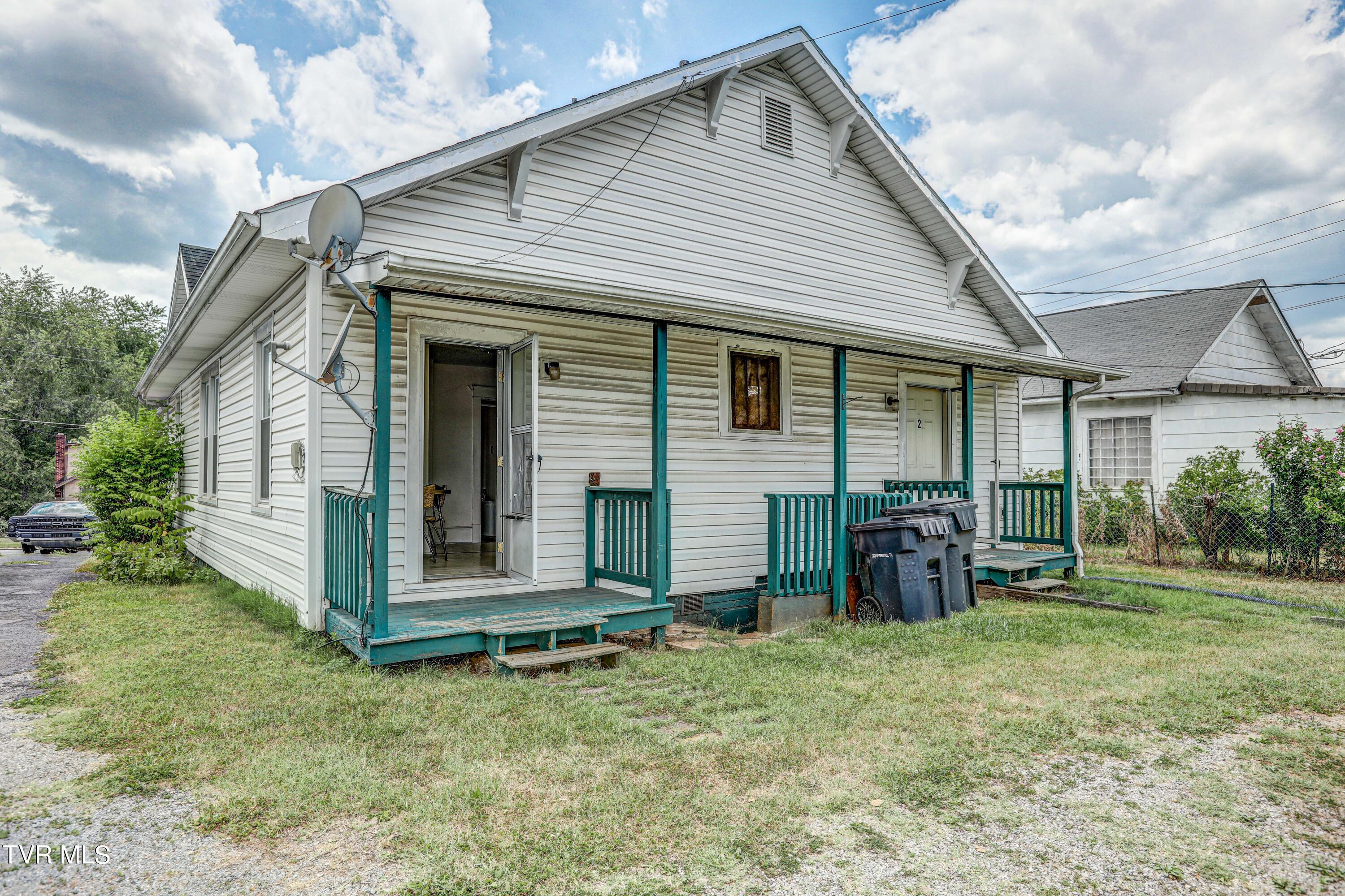 623 5th Street Bristol, TN 37620 - Photo 2 of 13 623 5th st. Bristol, back pic