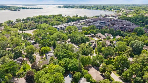 $2,000,000 | 1058 East Circle Drive, Wayzata, MN 55391