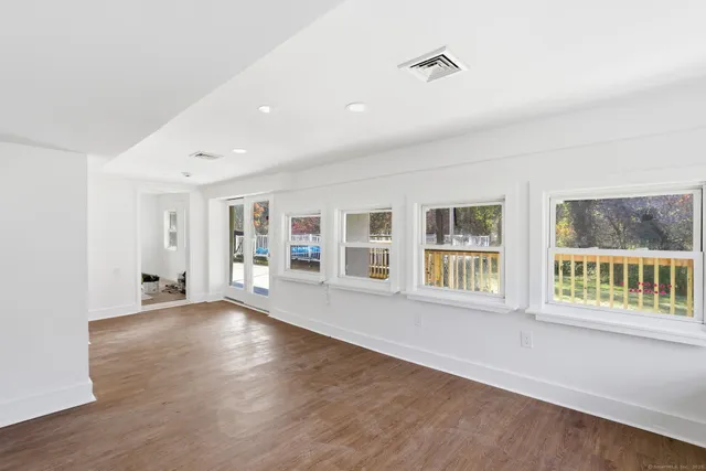 $389,925 | 18 Pautipaug Hill Road, Sprague, CT 06330