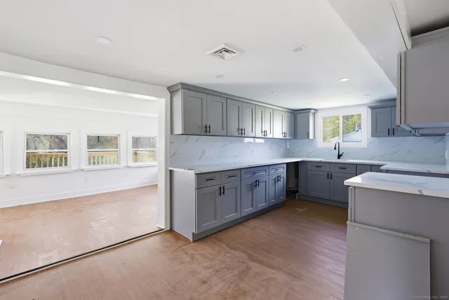 $389,925 | 18 Pautipaug Hill Road, Sprague, CT 06330