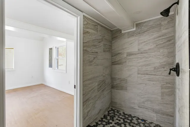 $389,925 | 18 Pautipaug Hill Road, Sprague, CT 06330