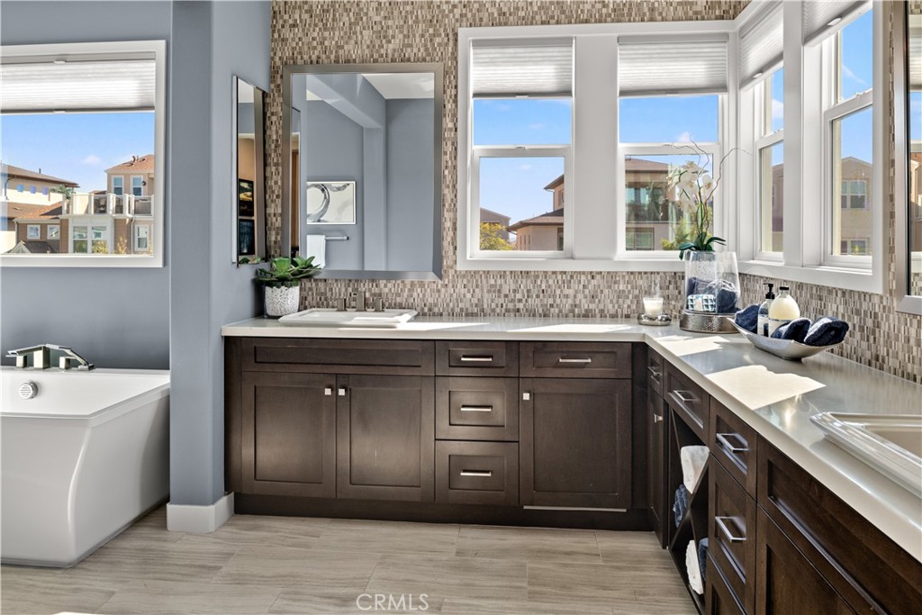 129 Spiral Irvine, CA 92618 - Photo 19 of 34