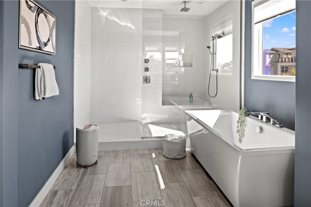 129 Spiral Irvine, CA 92618 - Photo 20 of 34