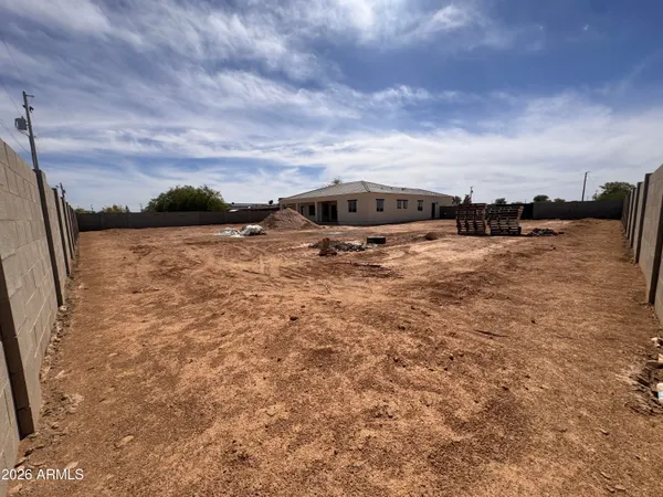 $379,900 | 3945 North Mohu Drive, Eloy, AZ 85131