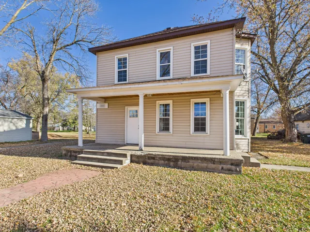 $180,000 | 544 Washburn Avenue, Belgrade, MN 56312