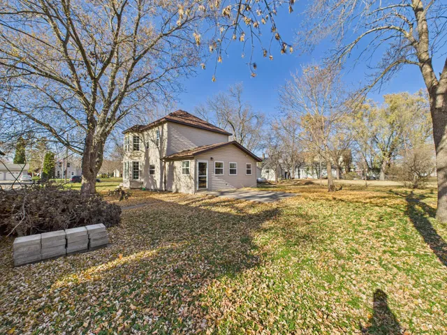 $180,000 | 544 Washburn Avenue, Belgrade, MN 56312